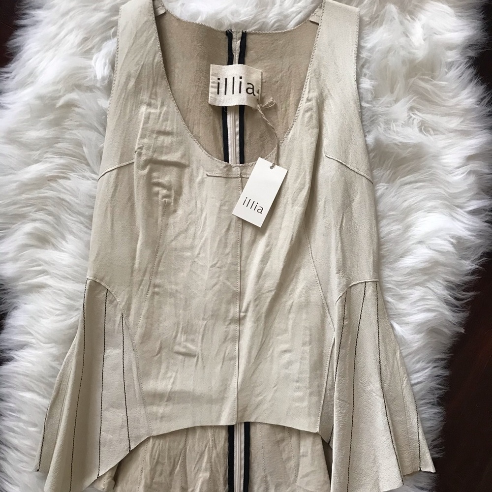 Illia leather top